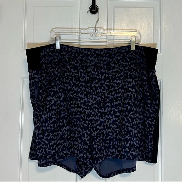 Athleta | Brooklyn Printed Short - EUC - Picture 6 of 12